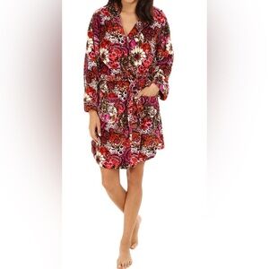 Vera Bradley Rosewood hooded fleece robe. Size L/XL.